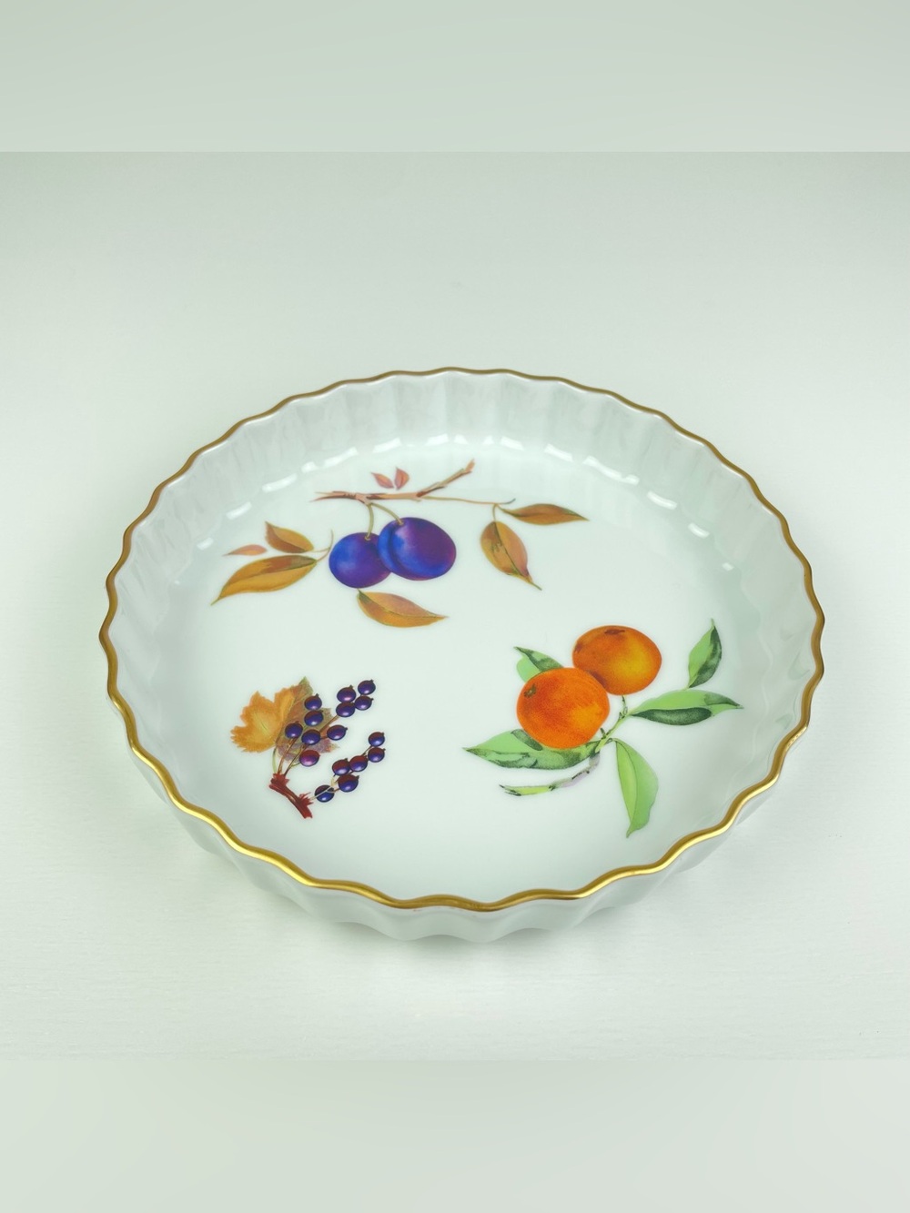 VTG Royal Worcester Evesham Fruit Design Quiche Flan Ceramic Dish Gold Rim Flute